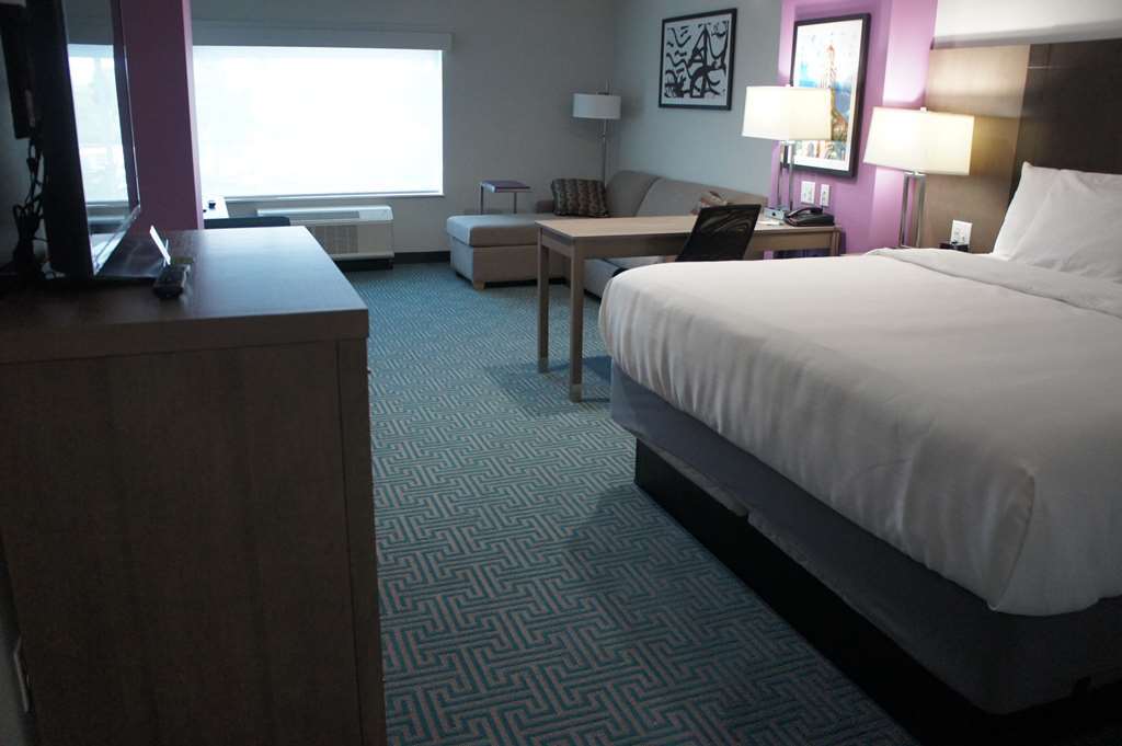 La Quinta Inn & Suites By Wyndham Lafayette Oil Center Phòng bức ảnh